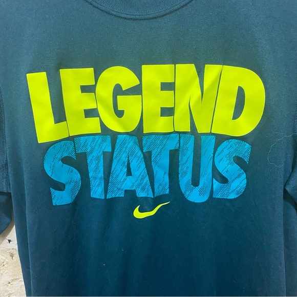 Nike Dri Fit Green Legend Status T Shirt - Picture 2 of 5